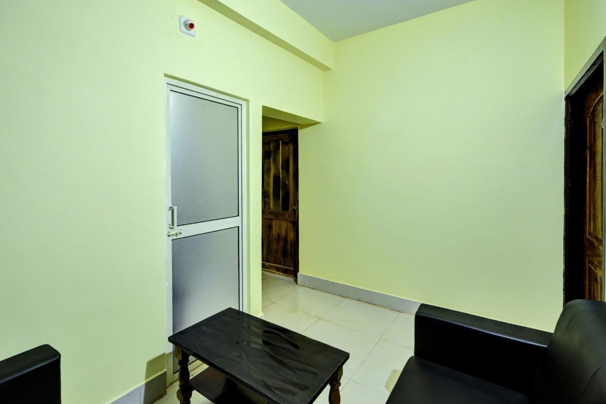 Hotel Oyo Flagship 81058 Royal Regalia Bhubaneswar Exterior foto