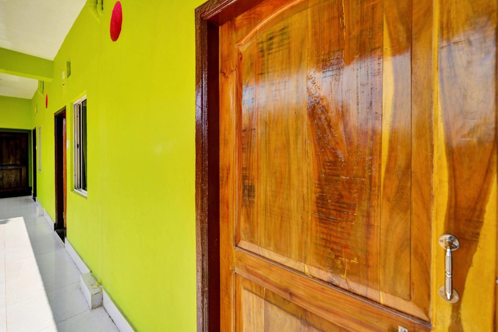 Hotel Oyo Flagship 81058 Royal Regalia Bhubaneswar Exterior foto
