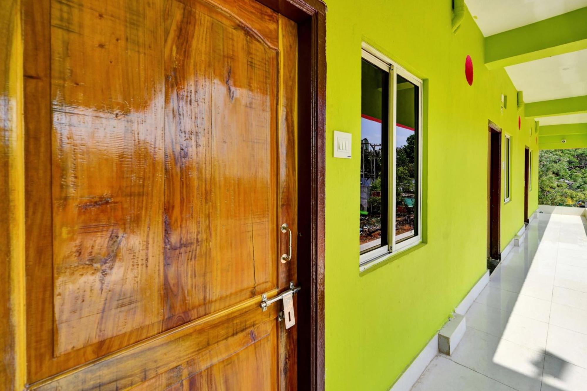 Hotel Oyo Flagship 81058 Royal Regalia Bhubaneswar Exterior foto