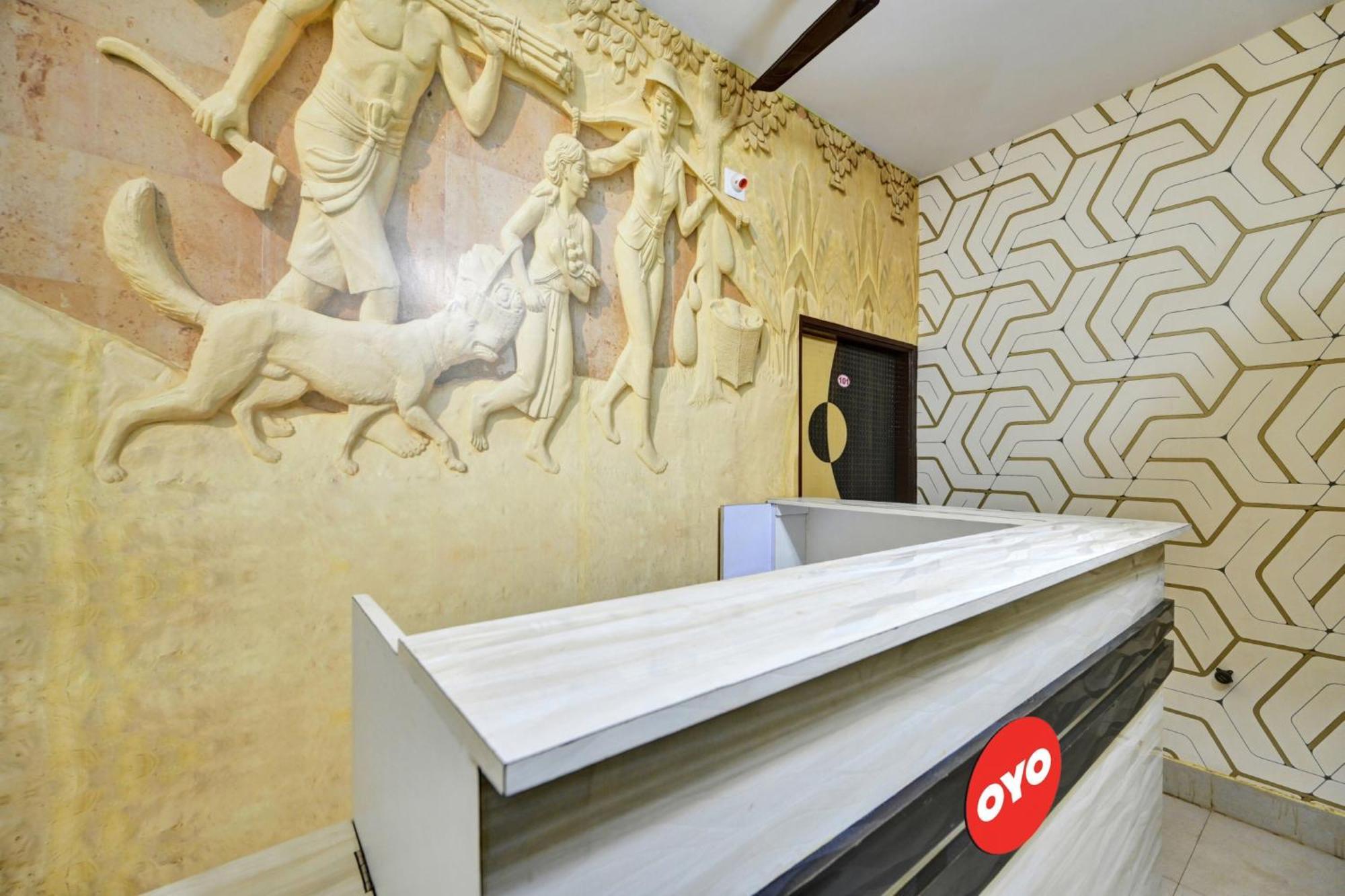 Hotel Oyo Flagship 81058 Royal Regalia Bhubaneswar Exterior foto